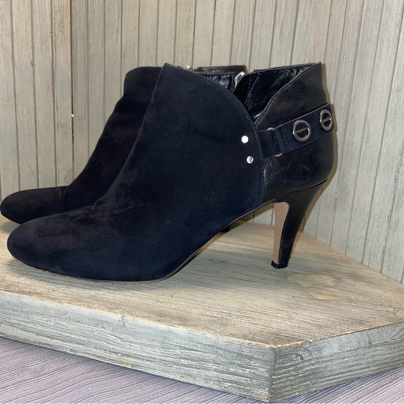 Vince Camuto Black Leather & Suede Heeled Booties 8M - Picture 3 of 13